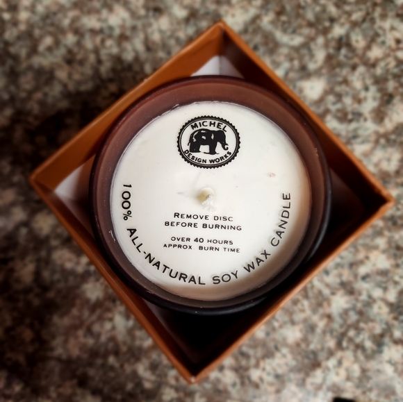 NIB Michel Design Works Gift Boxed Oatmeal and Honey Soy Wax Candle - Picture 3 of 3